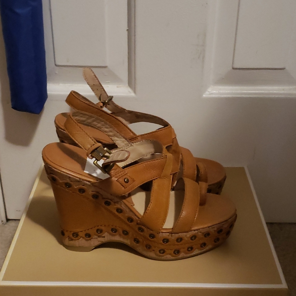 New! MICHAEL Michael Kors "Roadie Venus Wedge" 6.5 - Picture 2 of 5